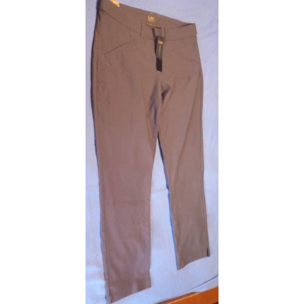 Lee Straight Leg Pants Women's Size 16M Mid Rise Fit Rayon Blend Flat Front (S1)